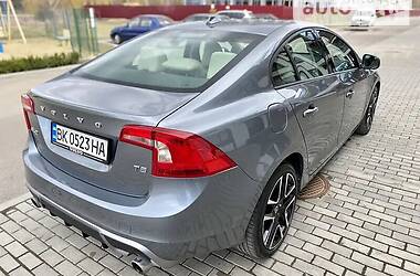 Седан Volvo S60 2016 в Киеве