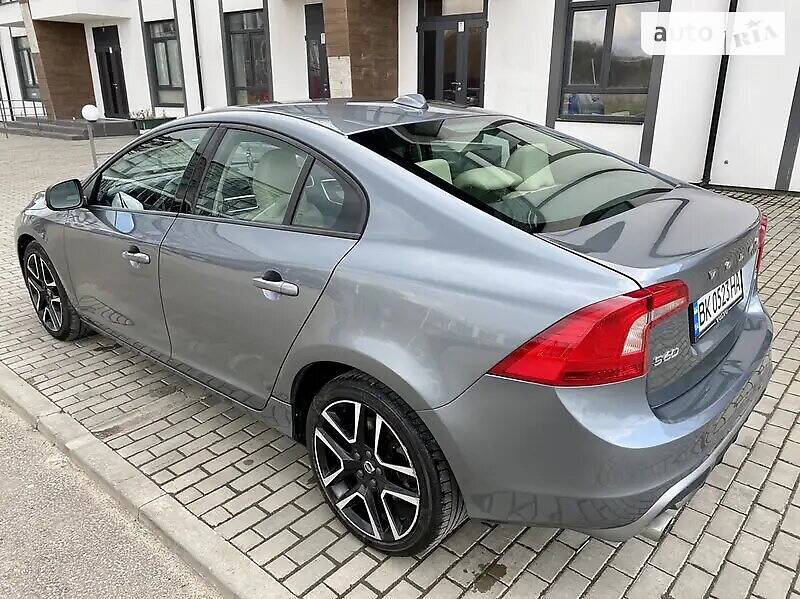 Седан Volvo S60 2016 в Києві