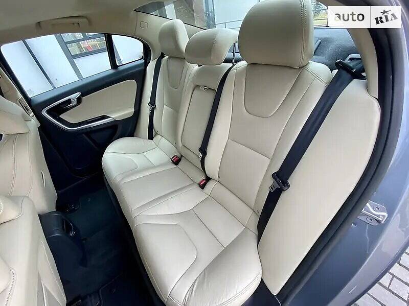 Седан Volvo S60 2016 в Києві