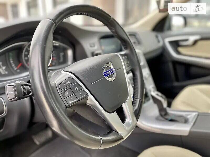 Седан Volvo S60 2016 в Києві