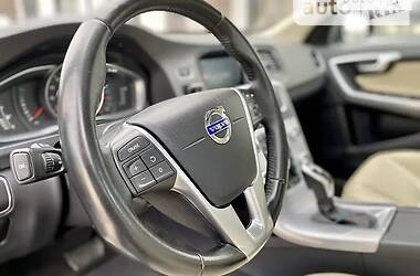 Седан Volvo S60 2016 в Киеве