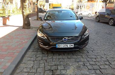 Седан Volvo S60 2014 в Черновцах