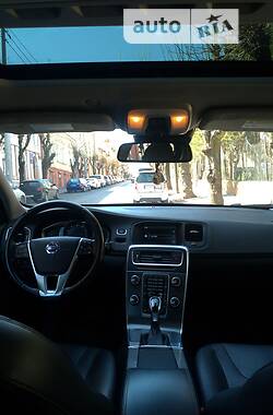 Седан Volvo S60 2014 в Черновцах