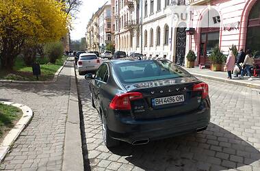 Седан Volvo S60 2014 в Черновцах