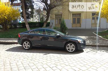 Седан Volvo S60 2014 в Черновцах