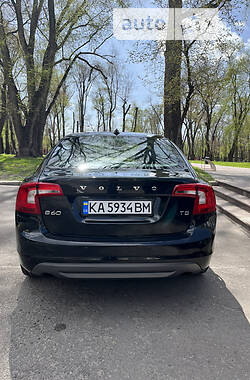 Седан Volvo S60 2014 в Киеве