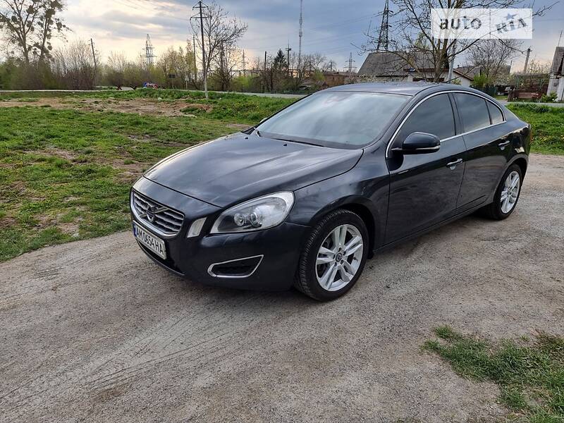 Седан Volvo S60 2012 в Звягеле