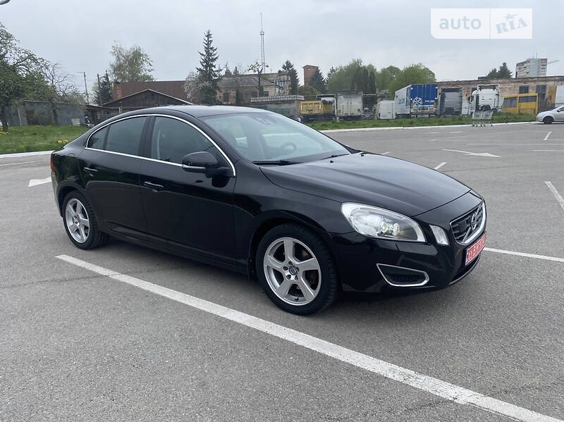 Седан Volvo S60 2010 в Житомире