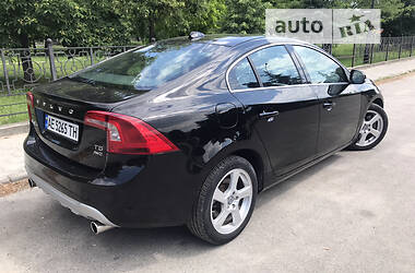 Седан Volvo S60 2013 в Днепре