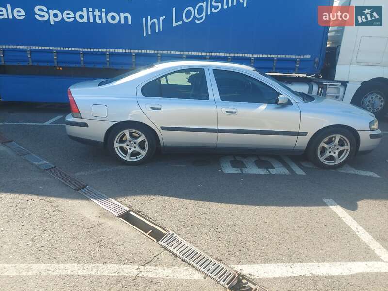 Седан Volvo S60 2003 в Ратным