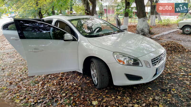 Седан Volvo S60 2012 в 