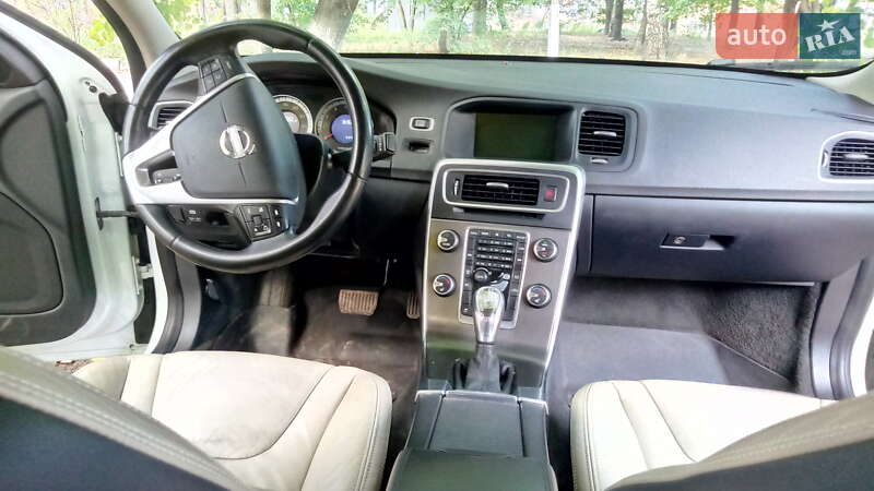 Седан Volvo S60 2012 в Хмельницком