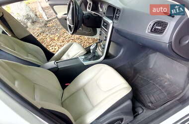 Седан Volvo S60 2012 в 