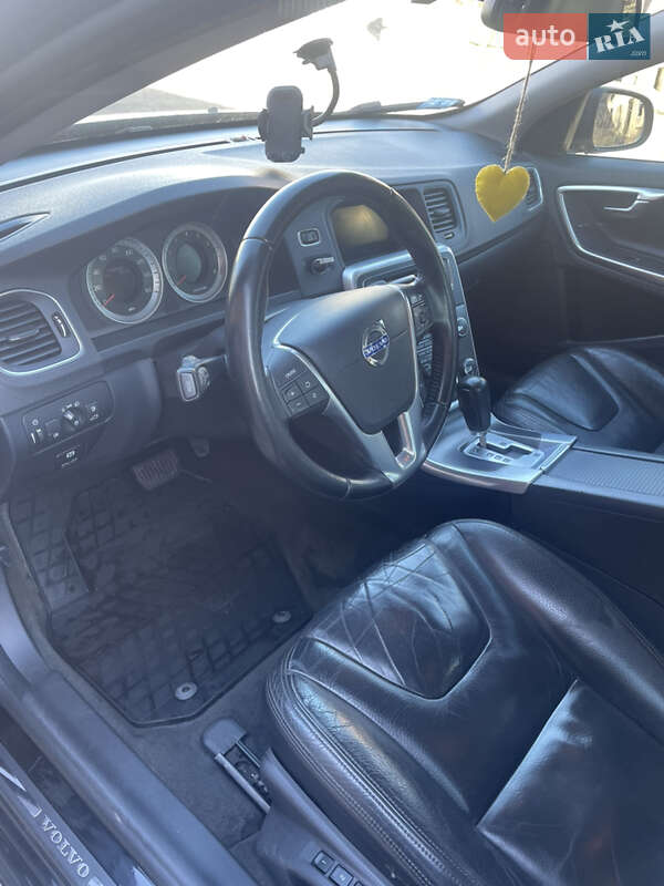 Седан Volvo S60 2011 в Зміїві