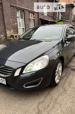 Седан Volvo S60 2011 в Києві