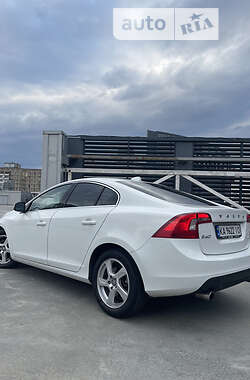 Седан Volvo S60 2013 в Києві