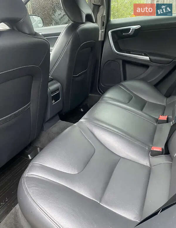 Седан Volvo S60 2015 в Львове
