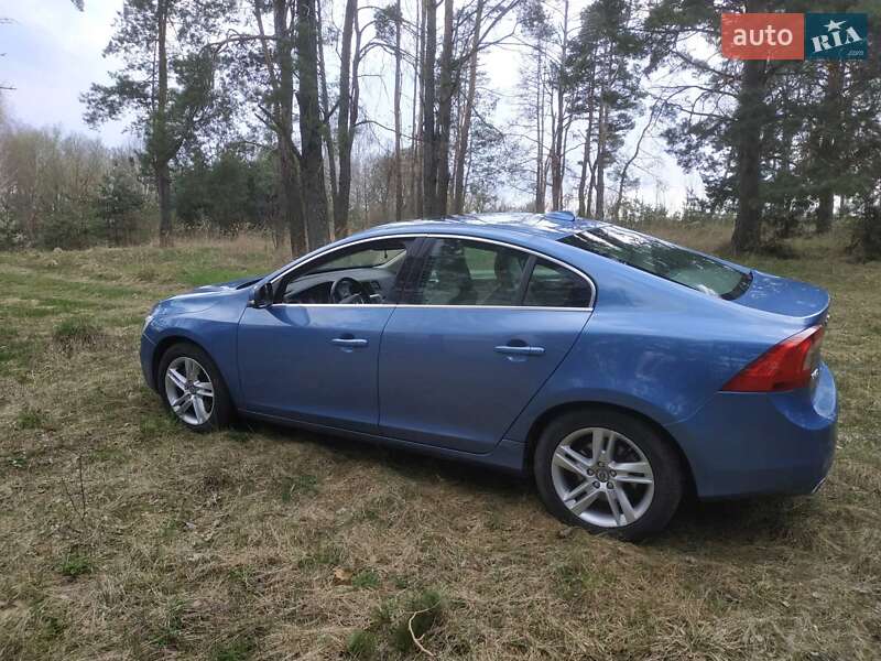 Седан Volvo S60 2013 в Киеве