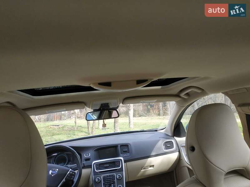 Седан Volvo S60 2013 в Киеве