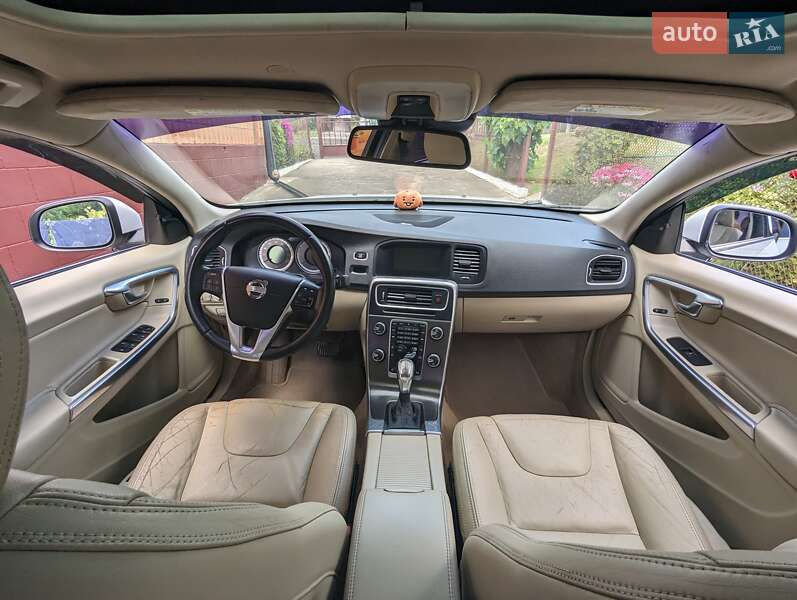 Седан Volvo S60 2012 в Ровно