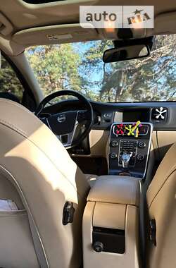 Седан Volvo S60 2012 в 