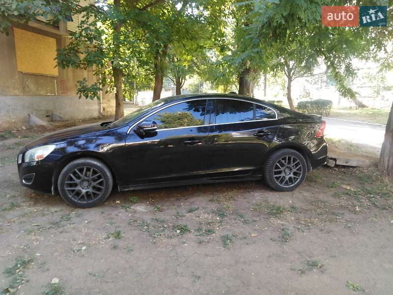 Седан Volvo S60 2013 в Николаеве