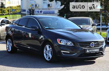 Седан Volvo S60 2015 в 