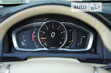 Седан Volvo S60 2015 в 
