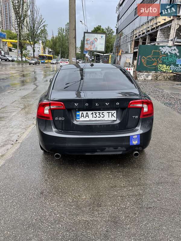 Седан Volvo S60 2011 в Киеве