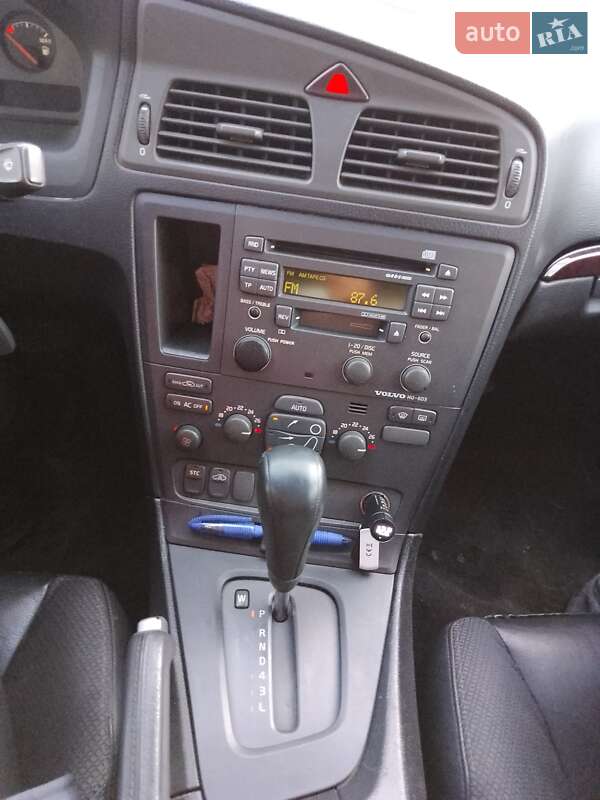 Седан Volvo S60 2002 в Дубровиці