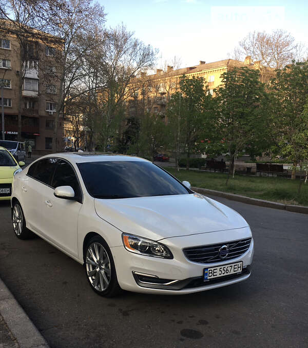 Седан Volvo S60 2015 в Николаеве