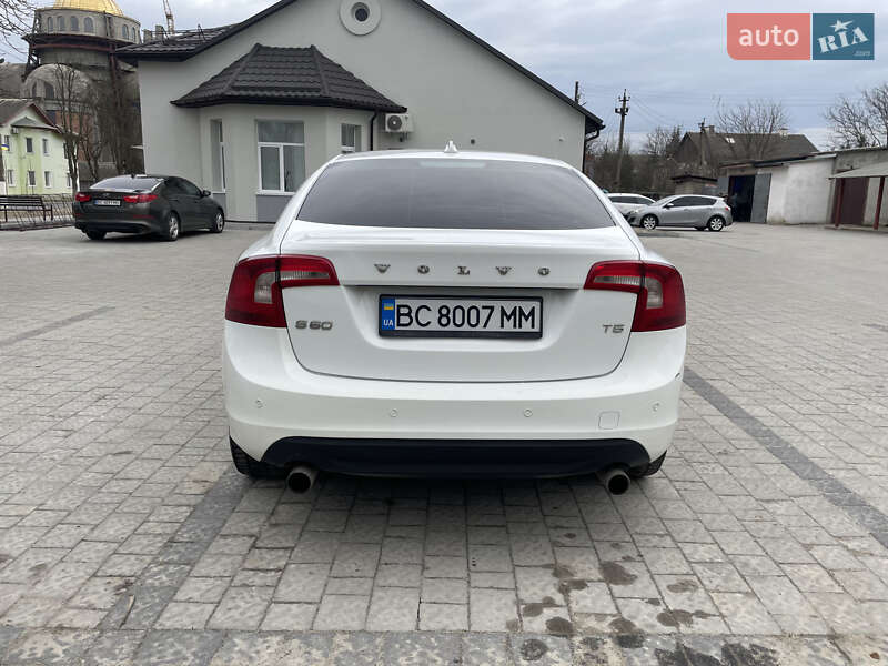 Седан Volvo S60 2012 в Львове