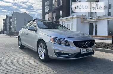 Седан Volvo S60 2015 в Киеве