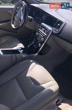 Седан Volvo S60 2015 в Чернігові