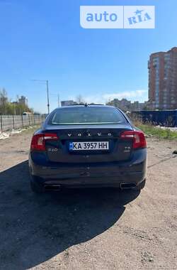 Седан Volvo S60 2015 в Киеве