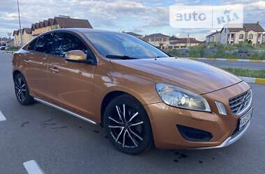 Седан Volvo S60 2013 в Прилуках