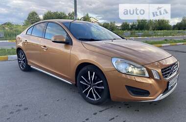 Седан Volvo S60 2013 в Прилуках