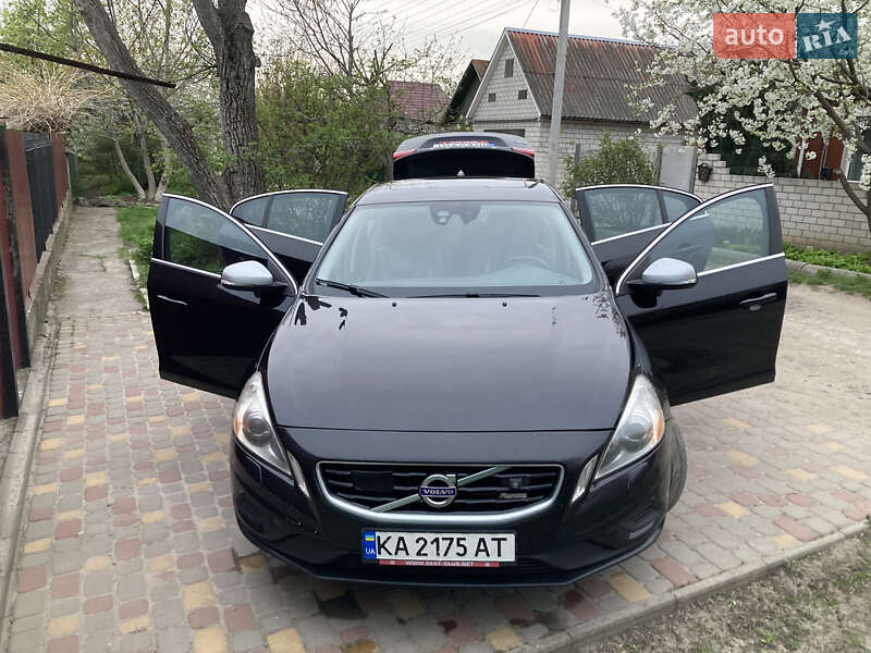Седан Volvo S60 2011 в Киеве