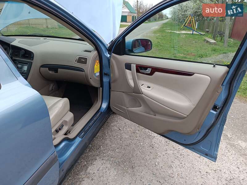 Седан Volvo S60 2003 в Буче