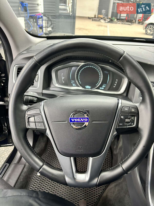 Седан Volvo S60 2013 в Киеве