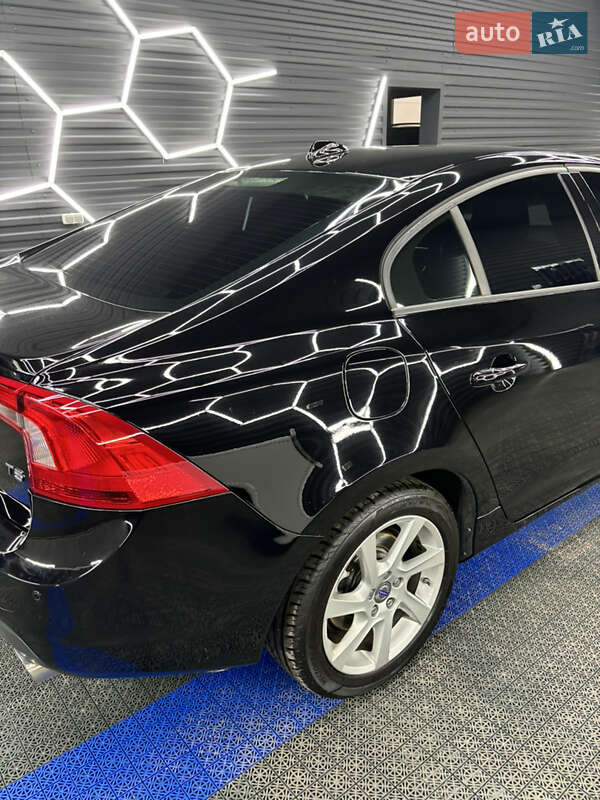 Седан Volvo S60 2013 в Киеве