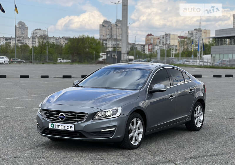 Седан Volvo S60 2018 в Киеве