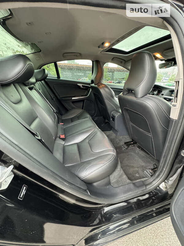 Седан Volvo S60 2016 в Киеве