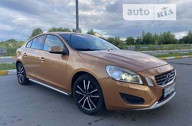 Седан Volvo S60 2013 в Киеве