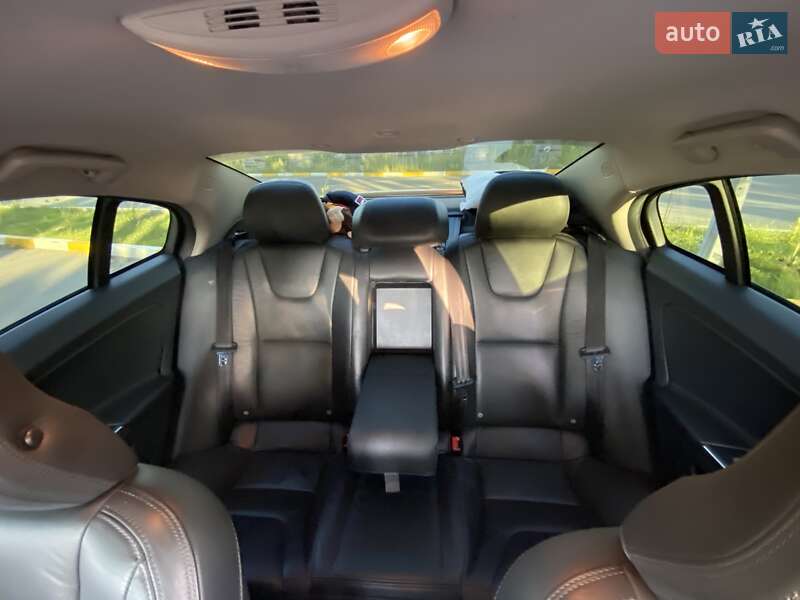 Седан Volvo S60 2013 в Киеве фото 23 Седан Volvo S60 2013 в Киеве