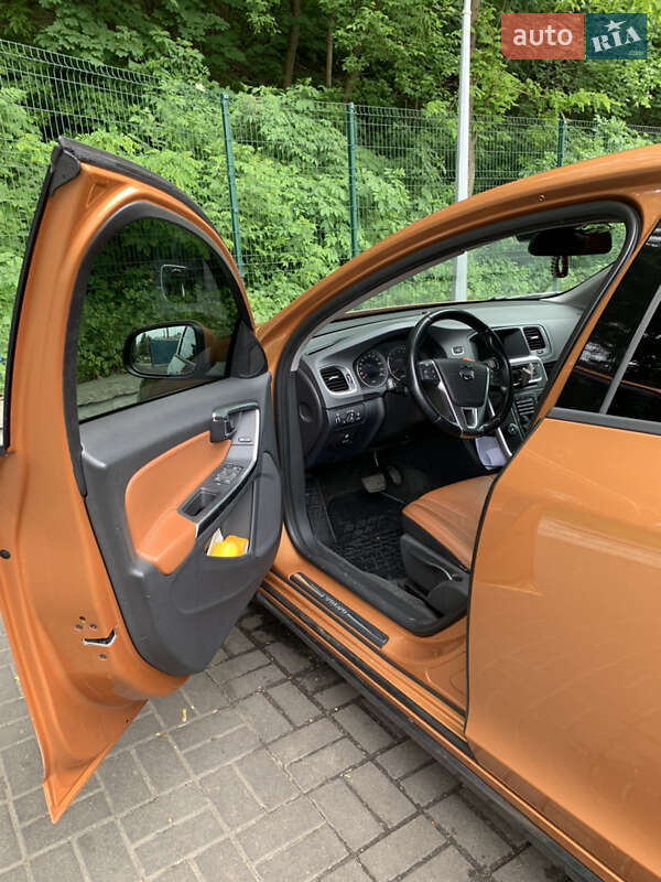 Седан Volvo S60 2012 в Киеве