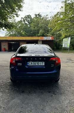 Седан Volvo S60 2012 в 