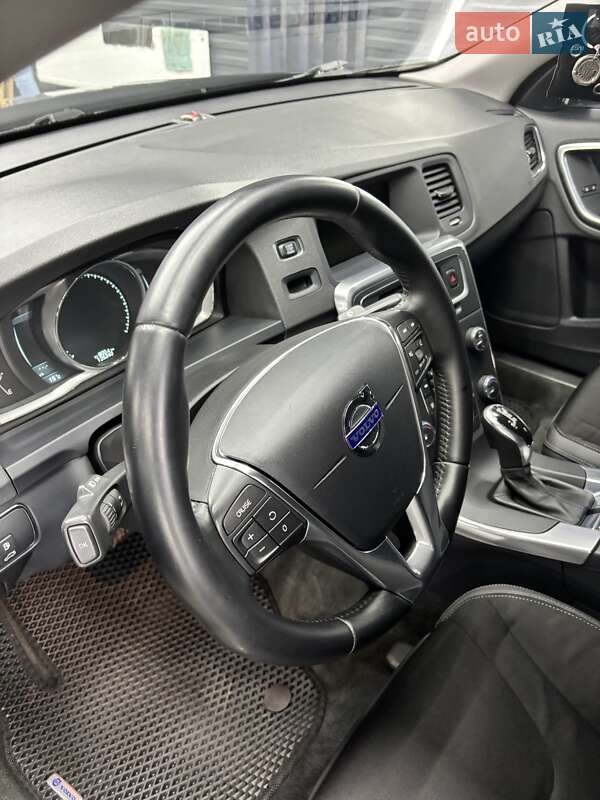 Седан Volvo S60 2013 в Киеве