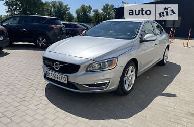 Седан Volvo S60 2015 в Киеве