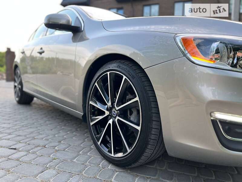 Седан Volvo S60 2015 в Кропивницком